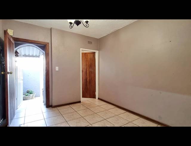 2 BEDROOM DUPLEX FOR SALE IN FAIRLAND